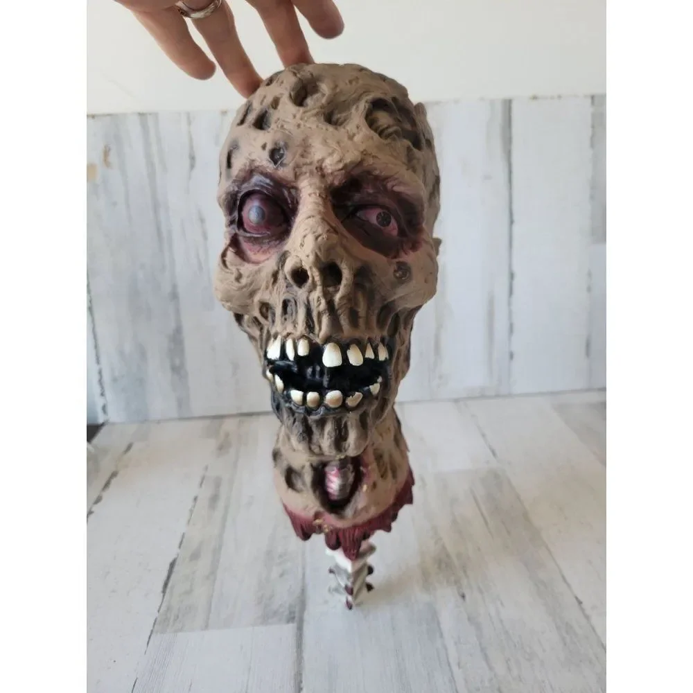 Beheaded‎ zombie head Halloween prop scary skull